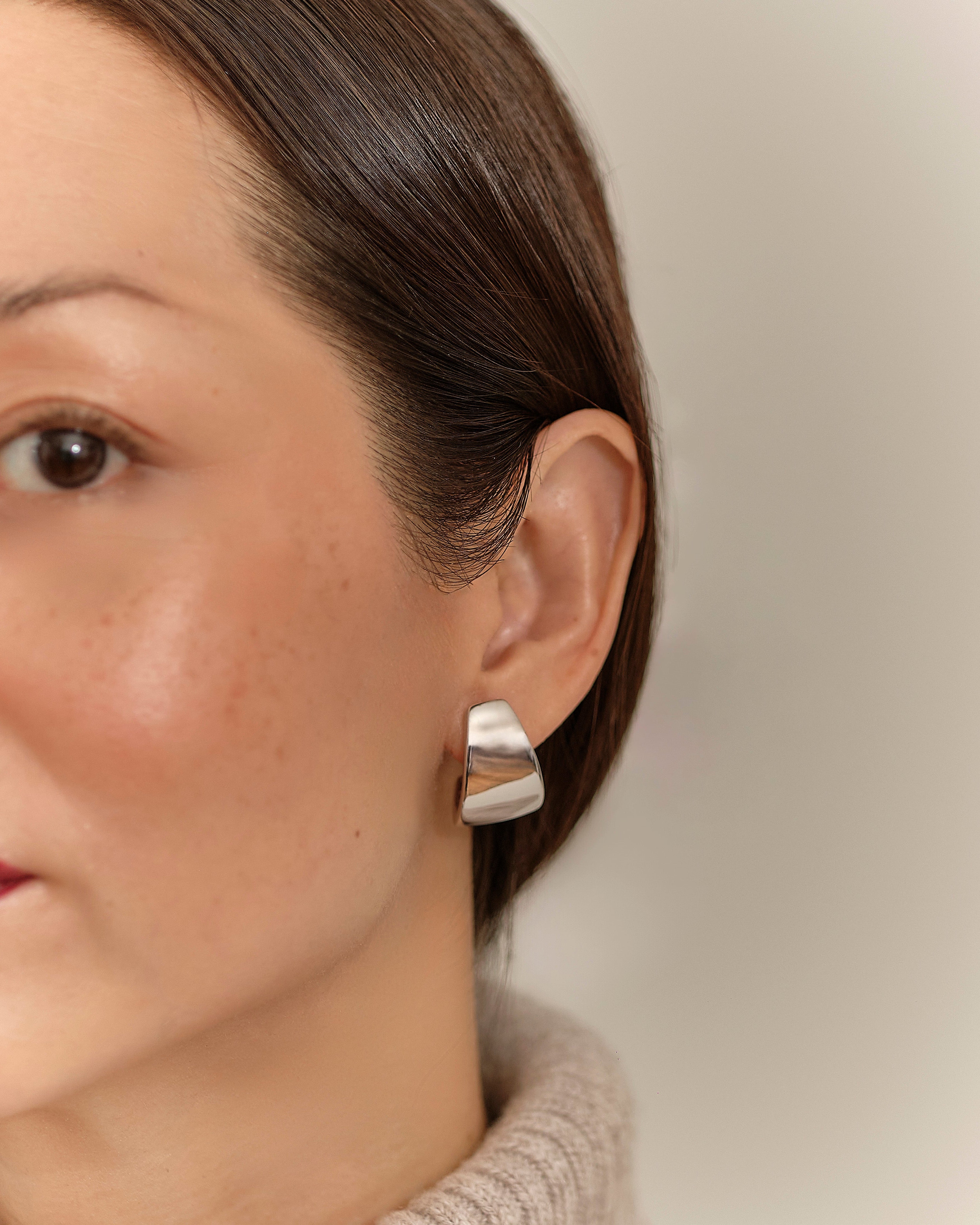 Graduated Earrings - Shiny Gold - The Hoop Station