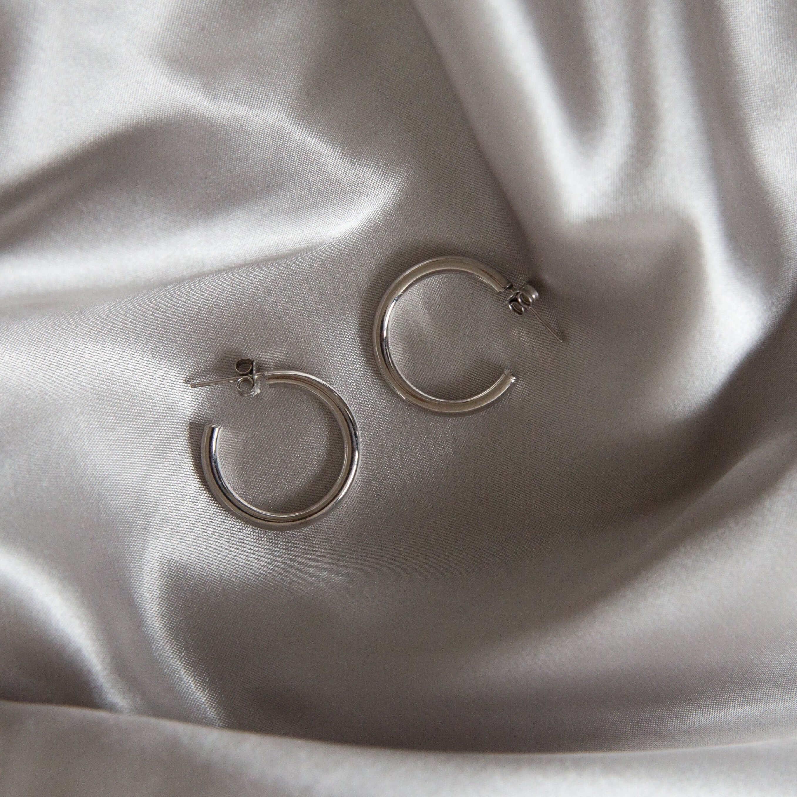 Skinny Hoop Earrings - Silver - 19 mm - The Hoop Station