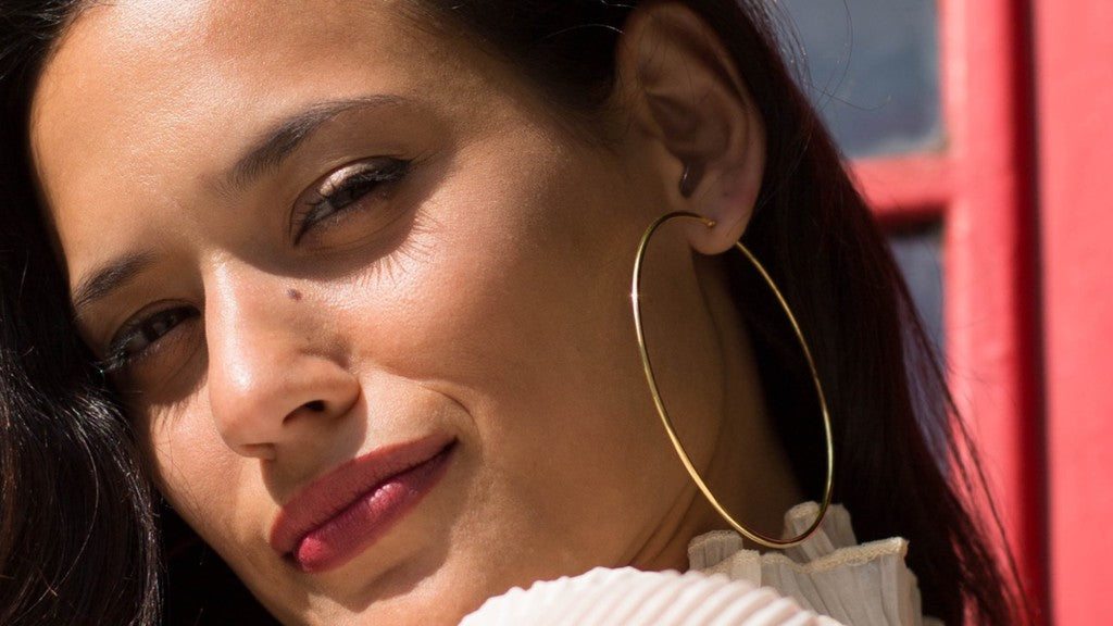 Minimalist or Statement? How to Choose the Right Hoop