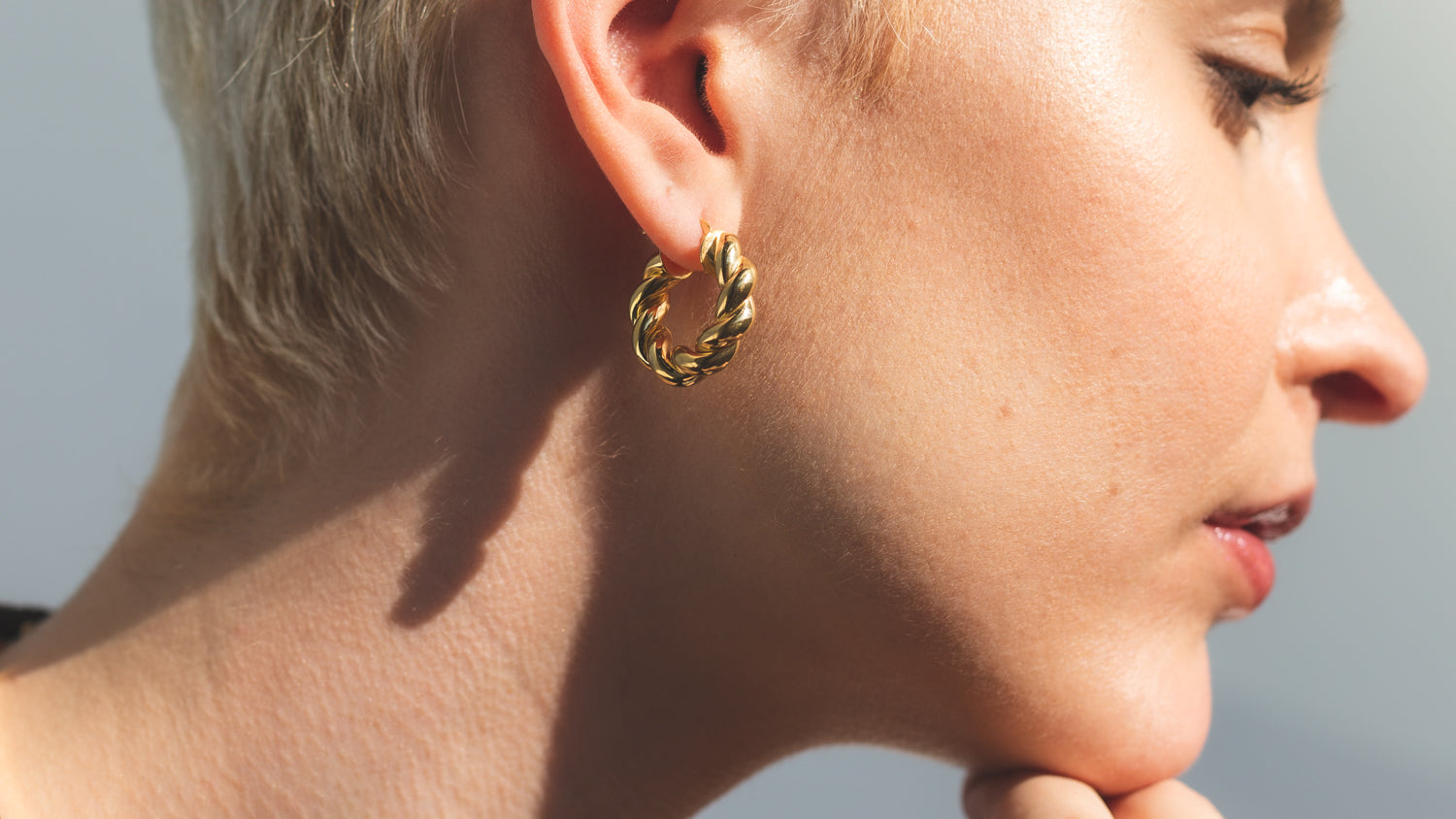 swirl hoop earrings 